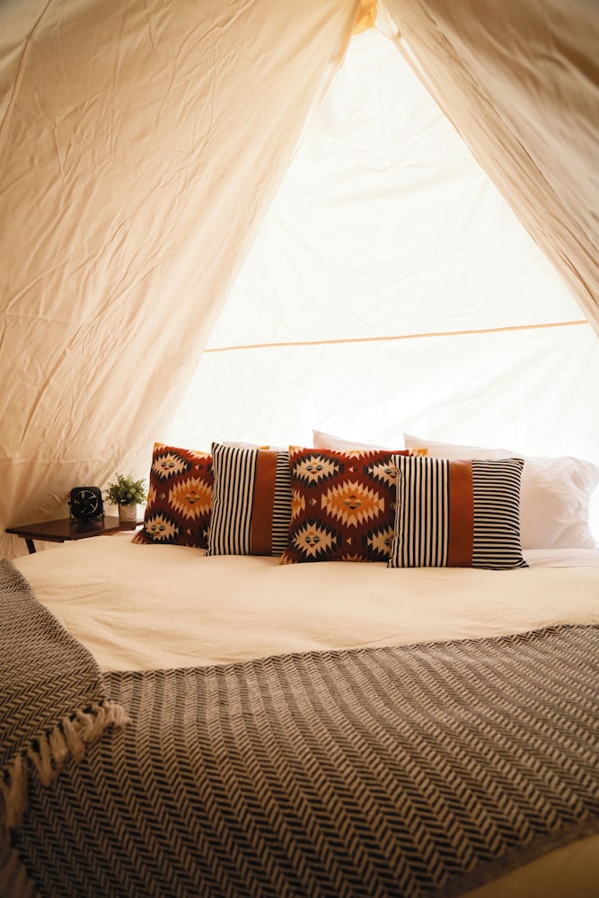 Glacier Glamping - photo 4