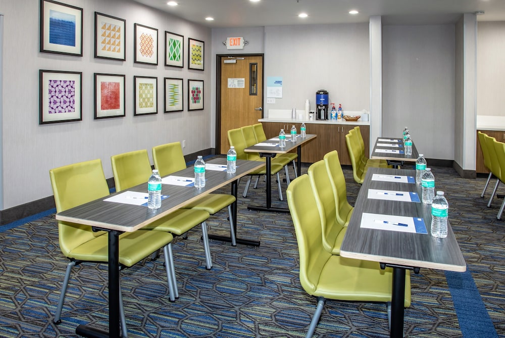 Holiday Inn Express Hotel & Suites Roseville Galleria Area by IHG - photo 120