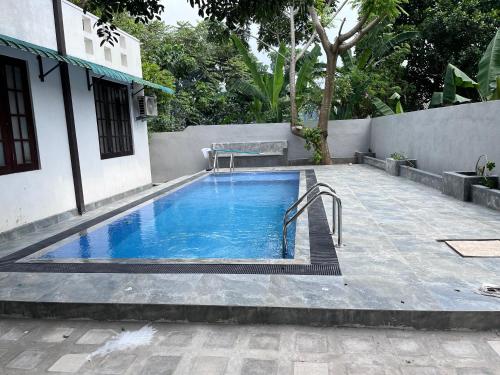 Colombo Villa Near Bolgoda Lake 5 Bed 2.5 Bath — 4-Star Luxury Hotel in Ambalangoda, Sri Lanka