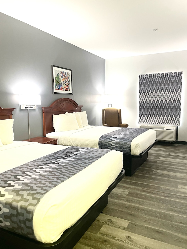 Grand Vista Hotel and Suites - photo 17