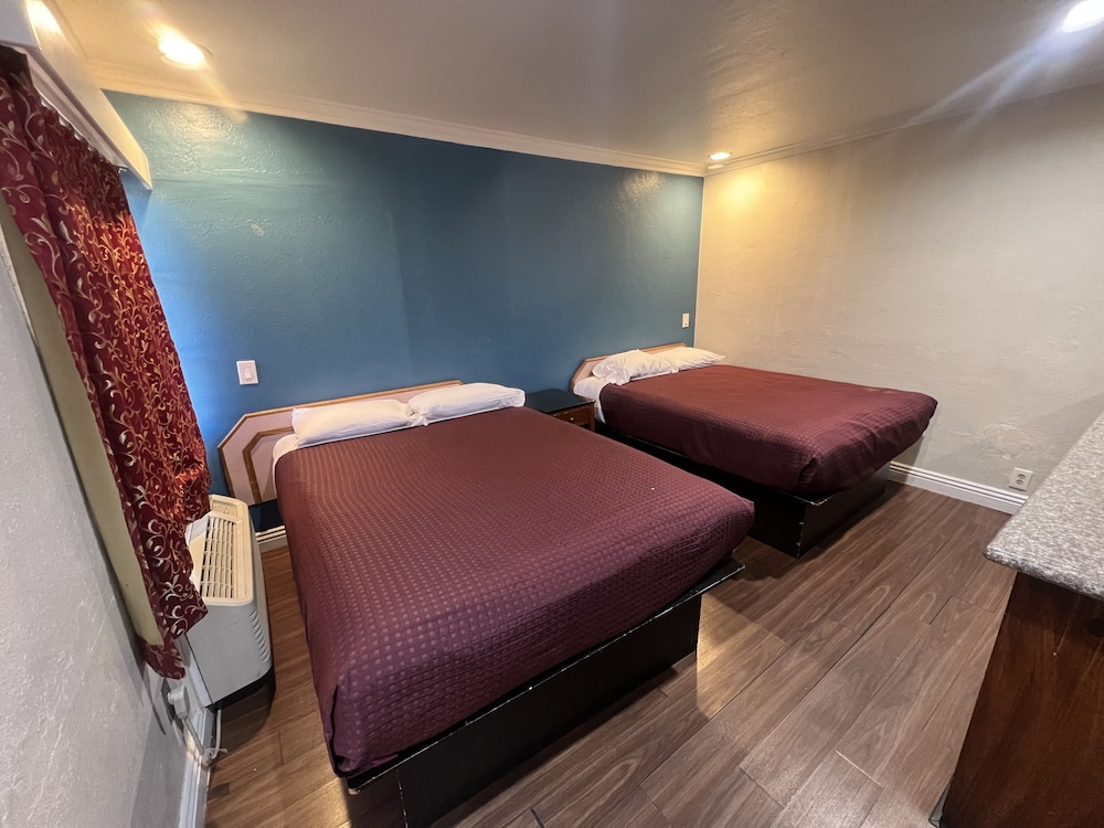 Harris Motel - photo 24