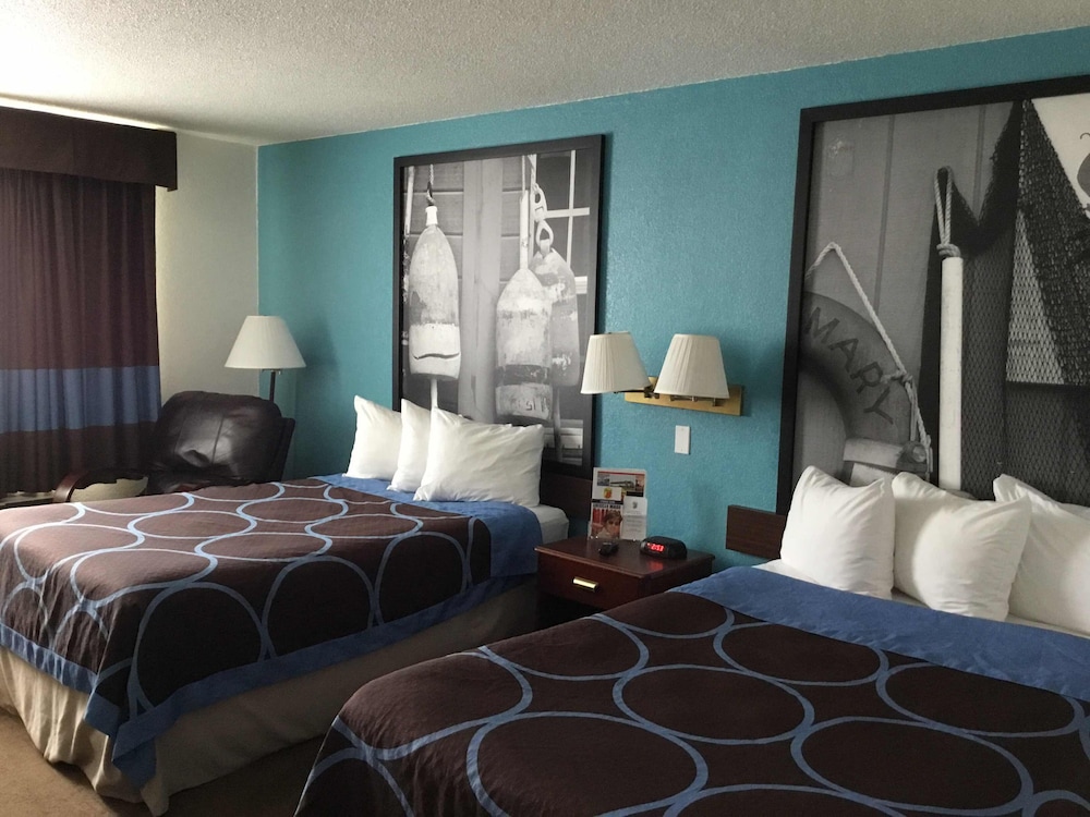 Super 8 by Wyndham Portland ME - photo 6