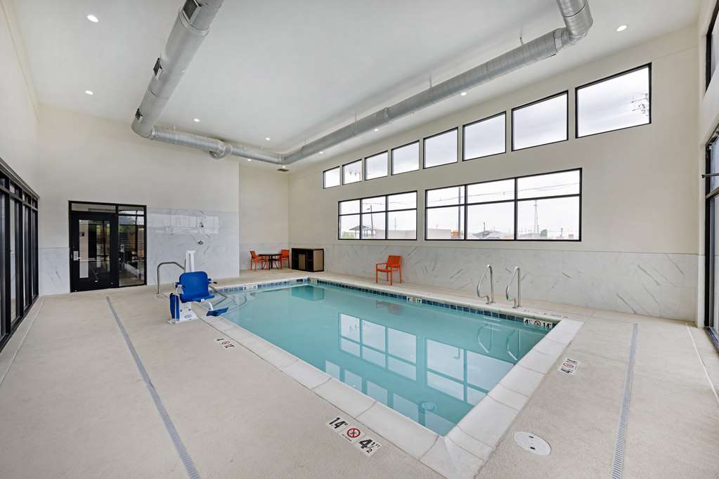 Best Western Plus Executive Residency Carlsbad Hotel - photo 6