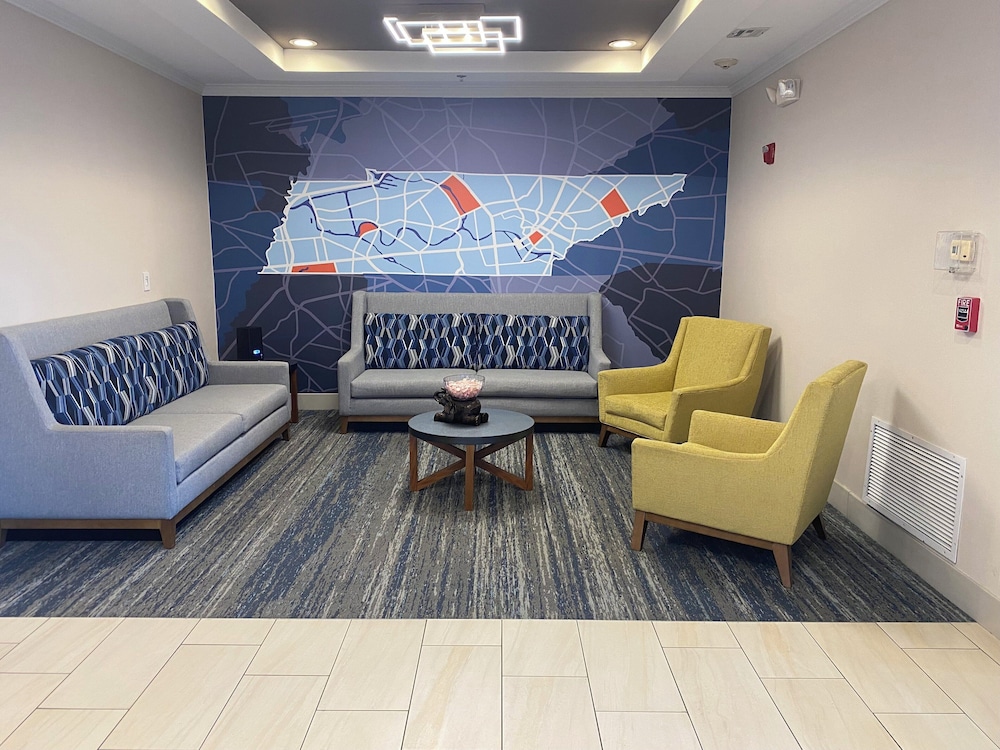 Holiday Inn Express Hotel & Suites Dyersburg by IHG - photo 60