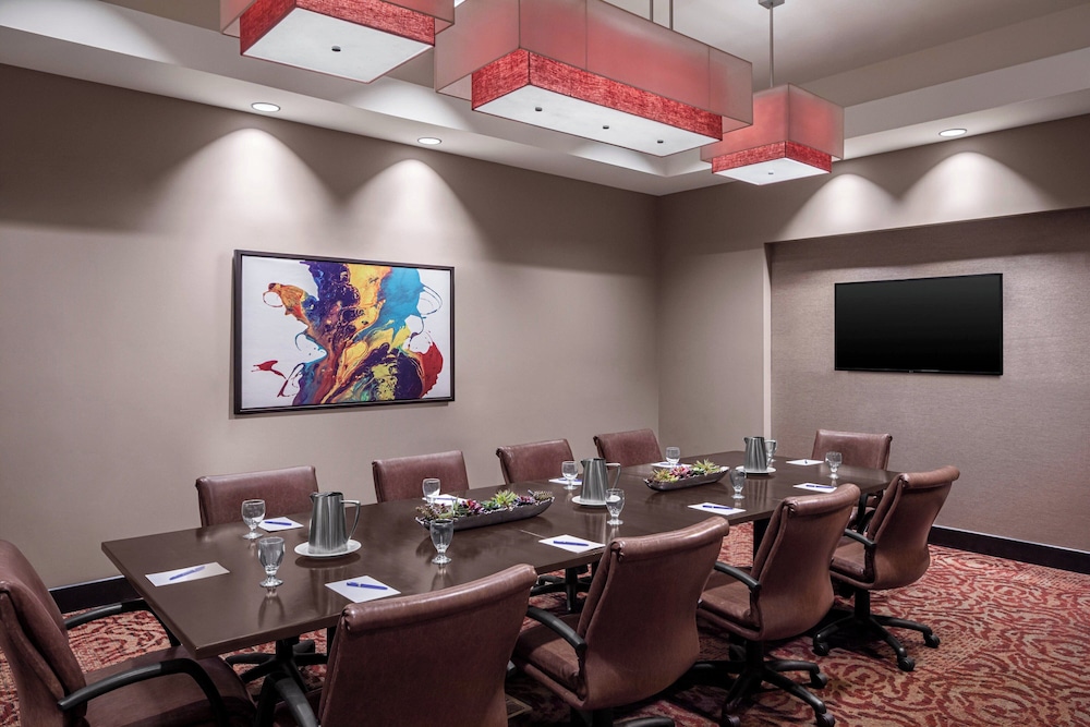 Delta Hotels by Marriott Anaheim Garden Grove - photo 26