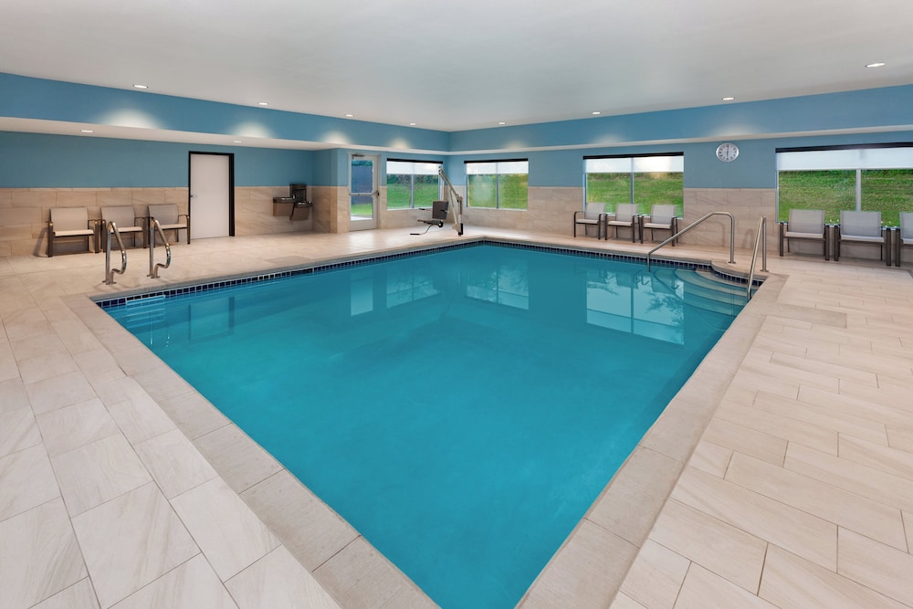 Holiday Inn Express & Suites Reedsburg Dells Area by IHG - photo 30