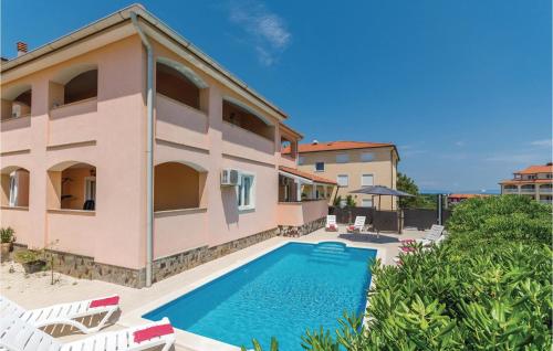 7 Bedroom Nice Home In Liznjan — 4-Star Luxury Hotel in Liznjan, Croatia