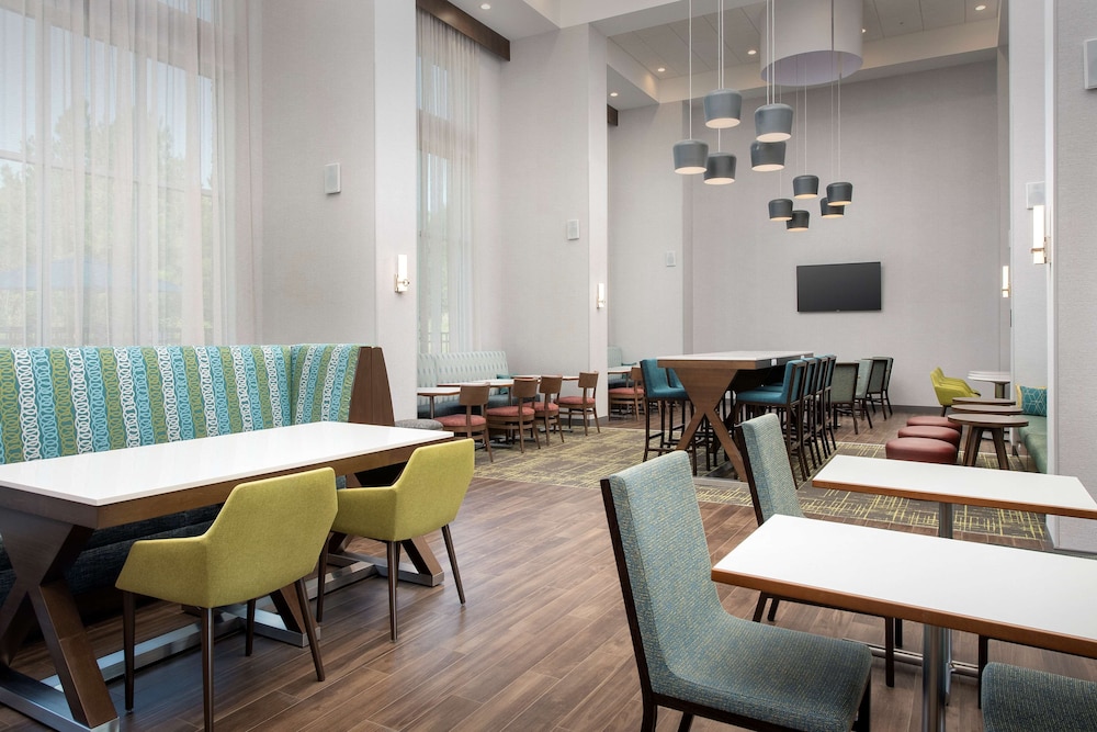Hampton Inn & Suites Charlotte Airport Lake Pointe - photo 29