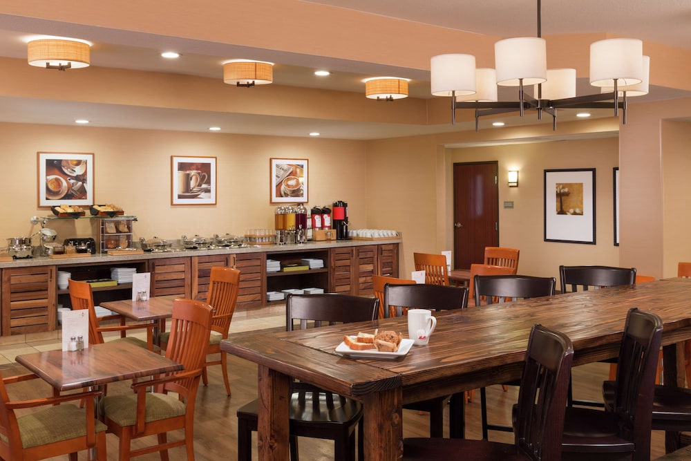 DoubleTree by Hilton Portland Tigard - photo 29