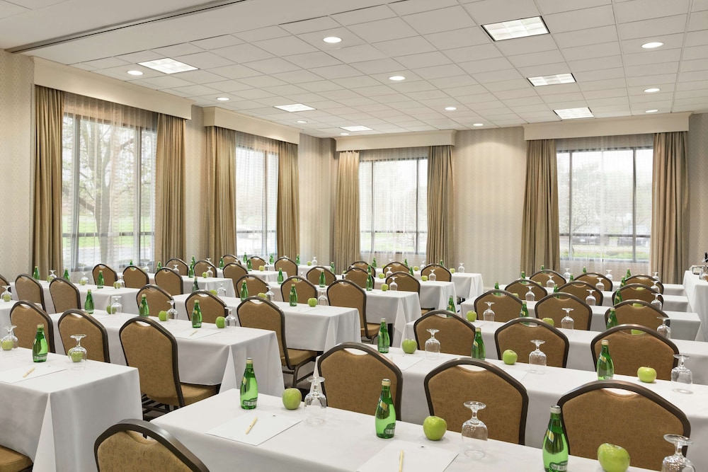 DoubleTree by Hilton Detroit Novi - photo 24