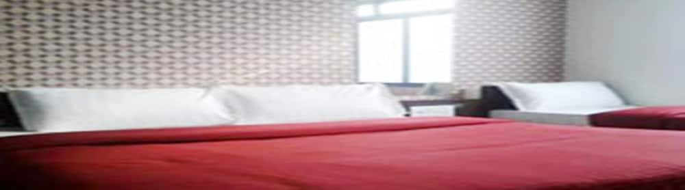 Room Maangta 100 Andheri East