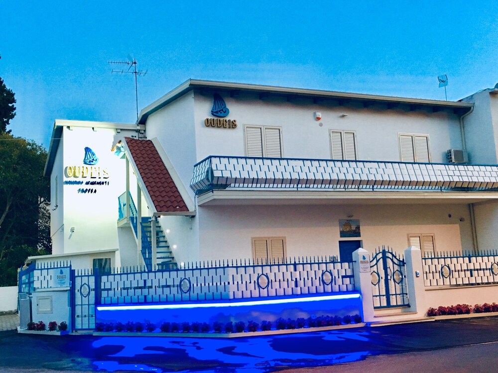Oudeis Holidays Apartments Tropea — 4-Star Luxury Hotel in Tropea, Italy