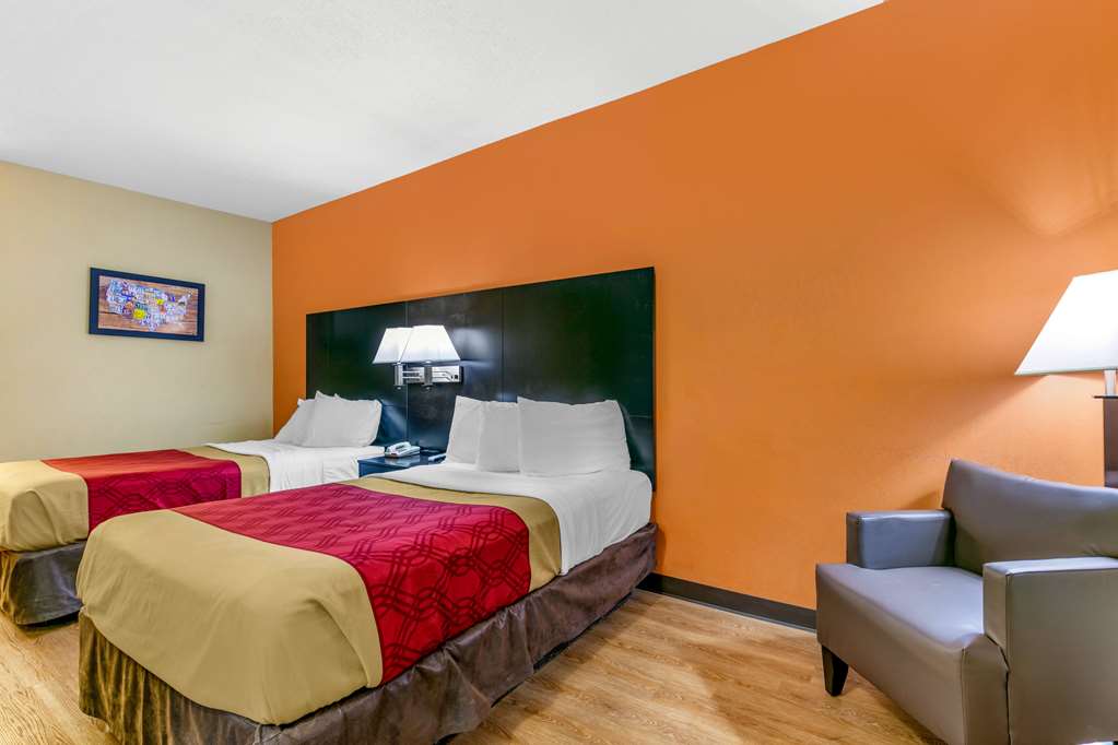 Econo Lodge Northport Tuscaloosa North - photo 6
