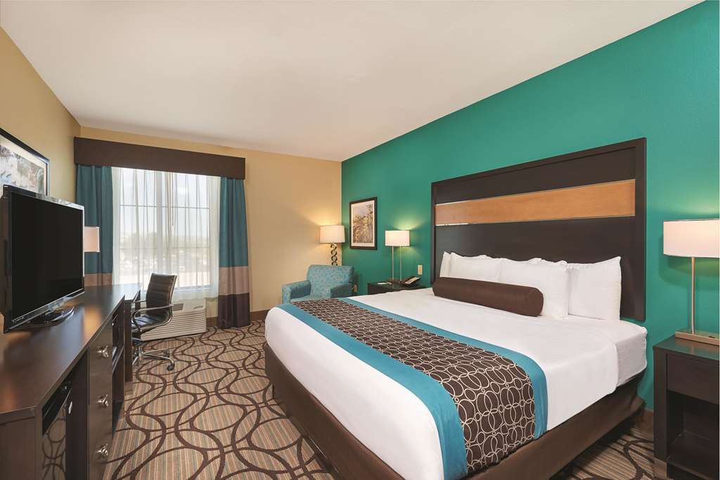 La Quinta Inn & Suites by Wyndham Carlsbad - photo 21
