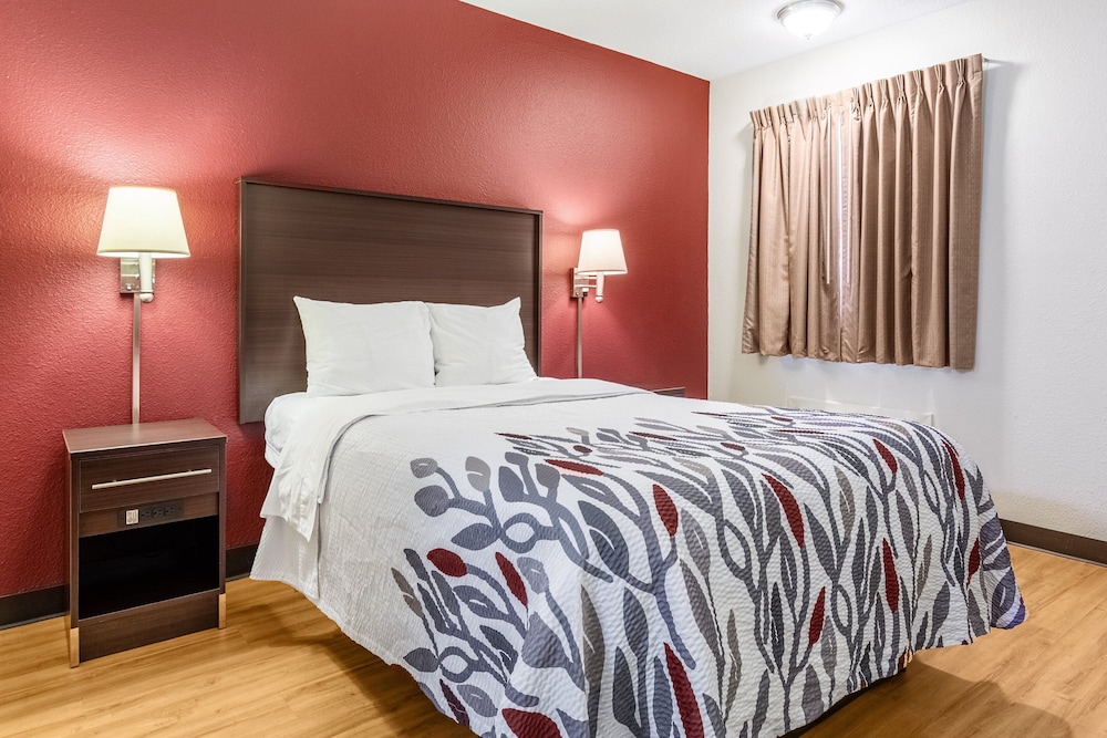 Red Roof Inn Scottsburg - photo 10
