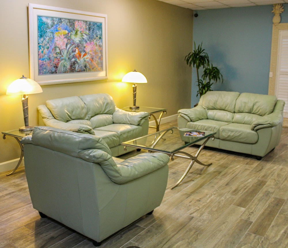 Discovery Beach Resort — Cocoa Beach — photo 2