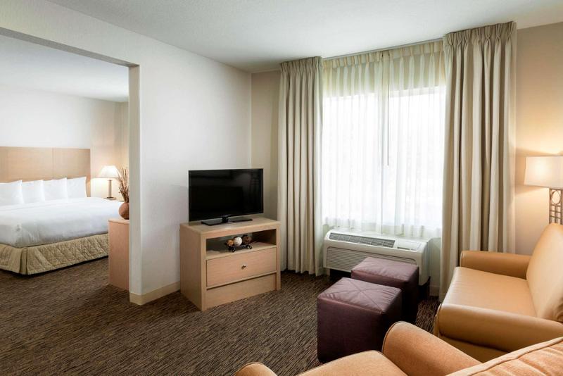 DoubleTree by Hilton Hotel Vancouver - photo 13
