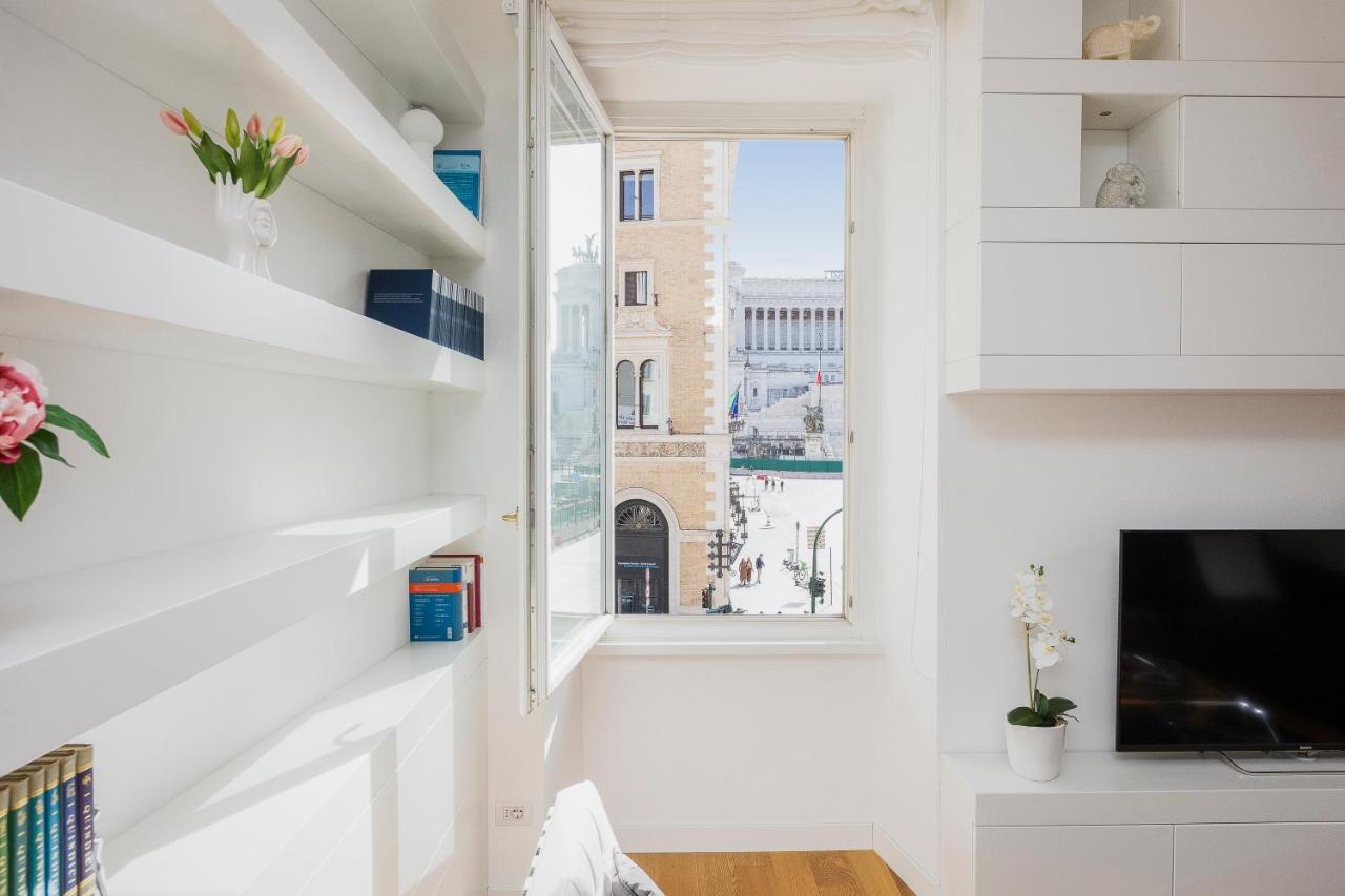 Amazing Vista Piazza Venezia — 4-Star Luxury Hotel in Rome, Italy