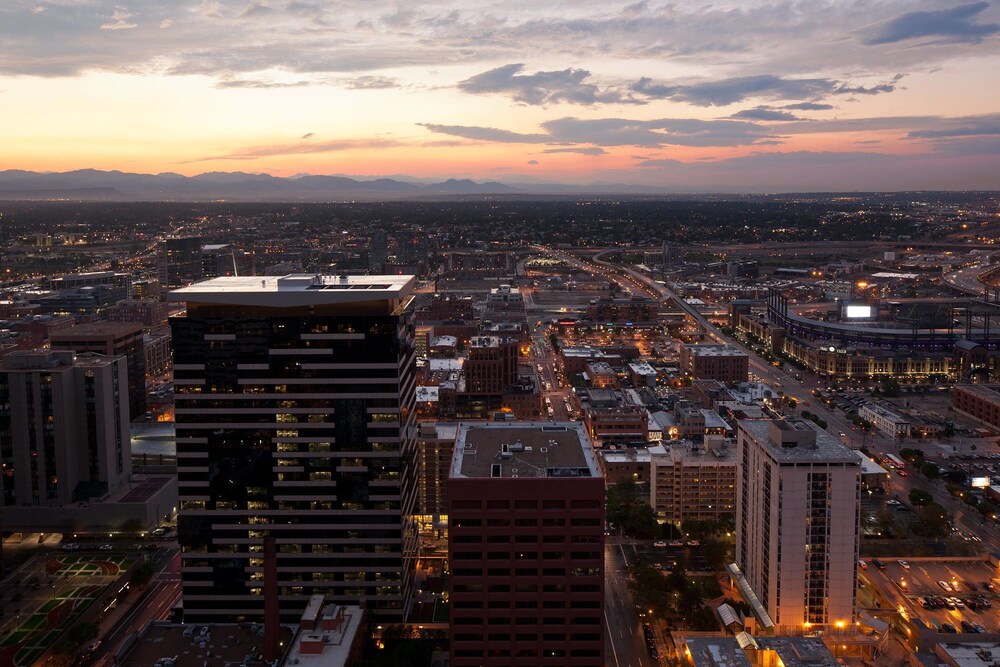 The Apple Theory on 19th - last minute hotel in Denver
