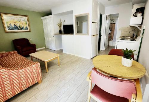 Johns Pass Beach Motel - photo 4