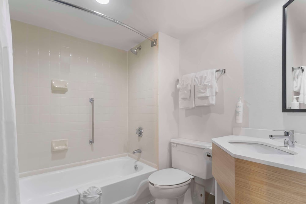 Spark by Hilton Grand Prairie - photo 16