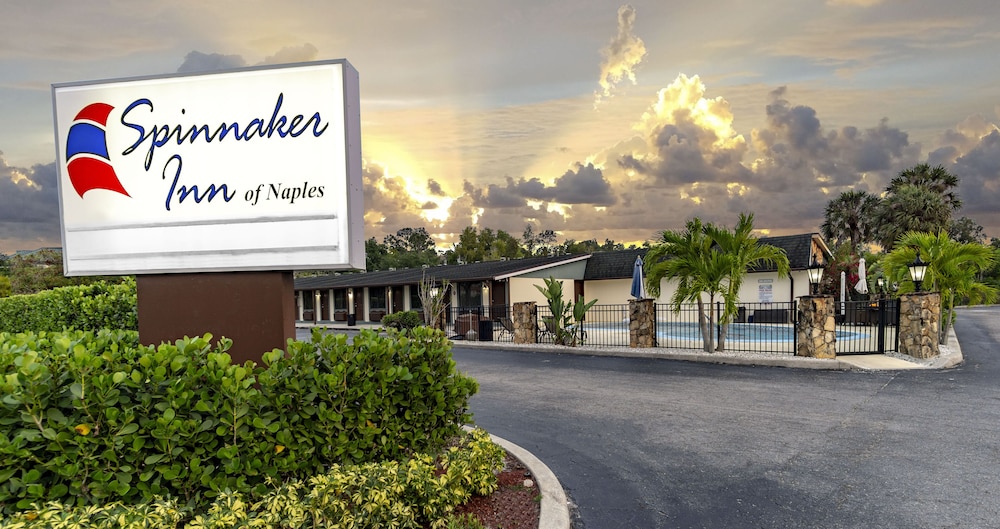 Spinnaker Inn of Naples - photo 31