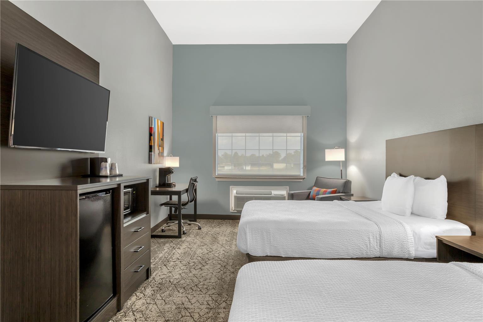 Best Western Plus New Caney Inn & Suites - photo 34