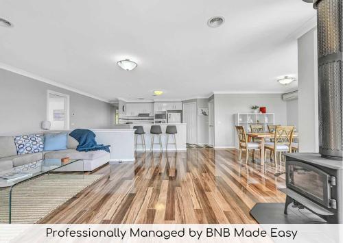 Stinson House 9 Mins to Racetrack Serene Escape — 4-Star Luxury Hotel in Eglinton, Australia