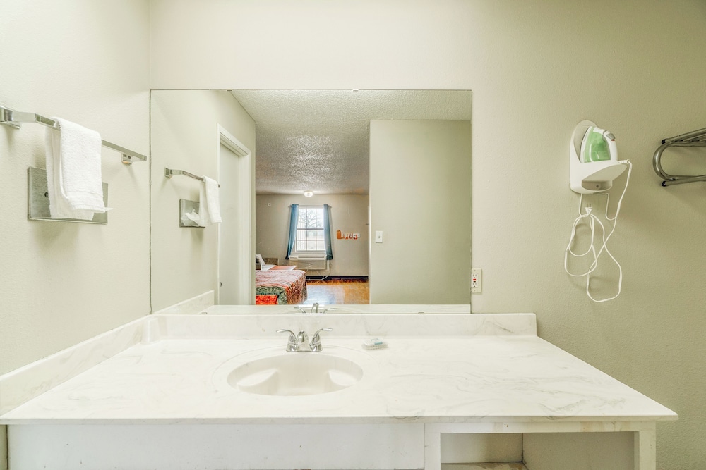 Executive Inn Mineral Wells - photo 32