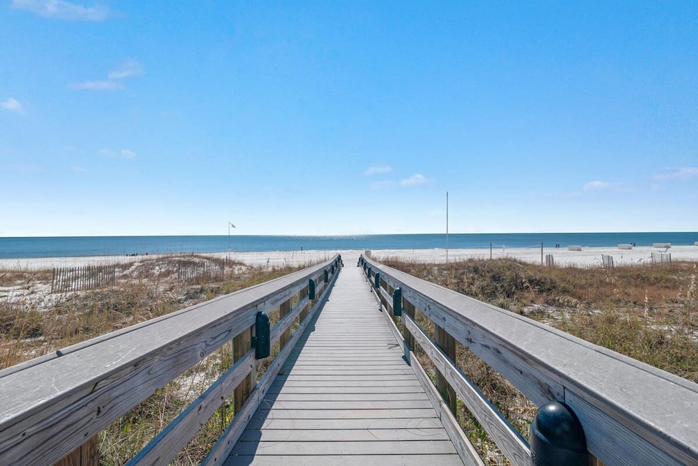 Windward Pointe 804 Sleeps 10 Beachfront Resort Amenities - photo 40