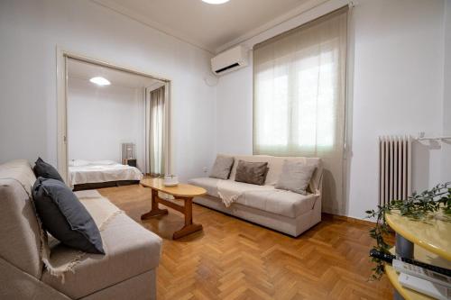 Phoebe 3BR apartment in Neos Kosmos by ΜΡS — 4-Star Luxury Hotel in Athens, Greece