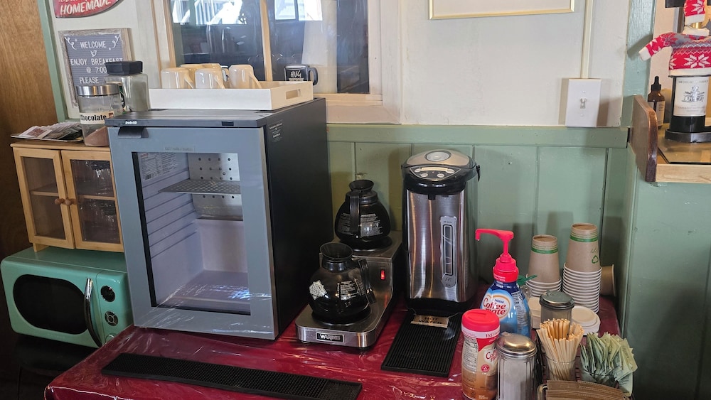 Cinnamon Bear Inn - photo 3