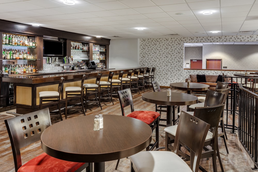 Crowne Plaza Milwaukee Airport by IHG - photo 49