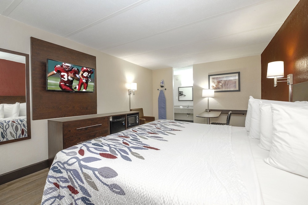 Red Roof Inn Fredericksburg North - photo 12