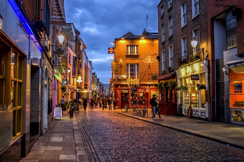 Grand Canal Quay Suite — 4-Star Luxury Hotel in Dublin, Republic of Ireland