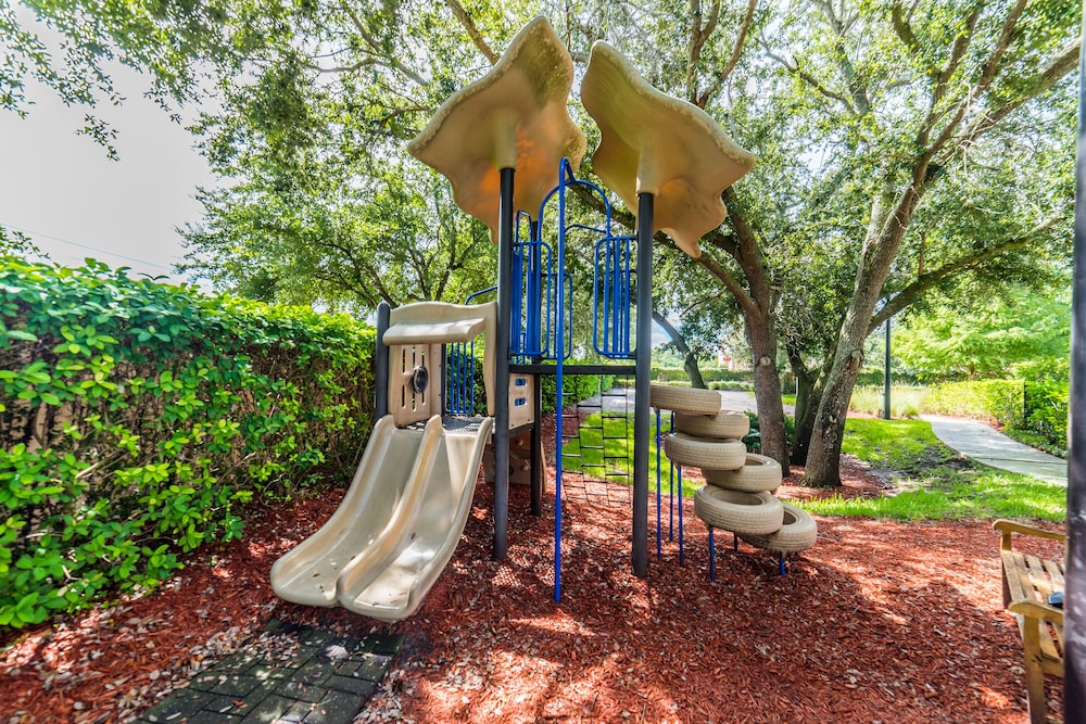 Lucaya Village Gorgeous Townhome - photo 21