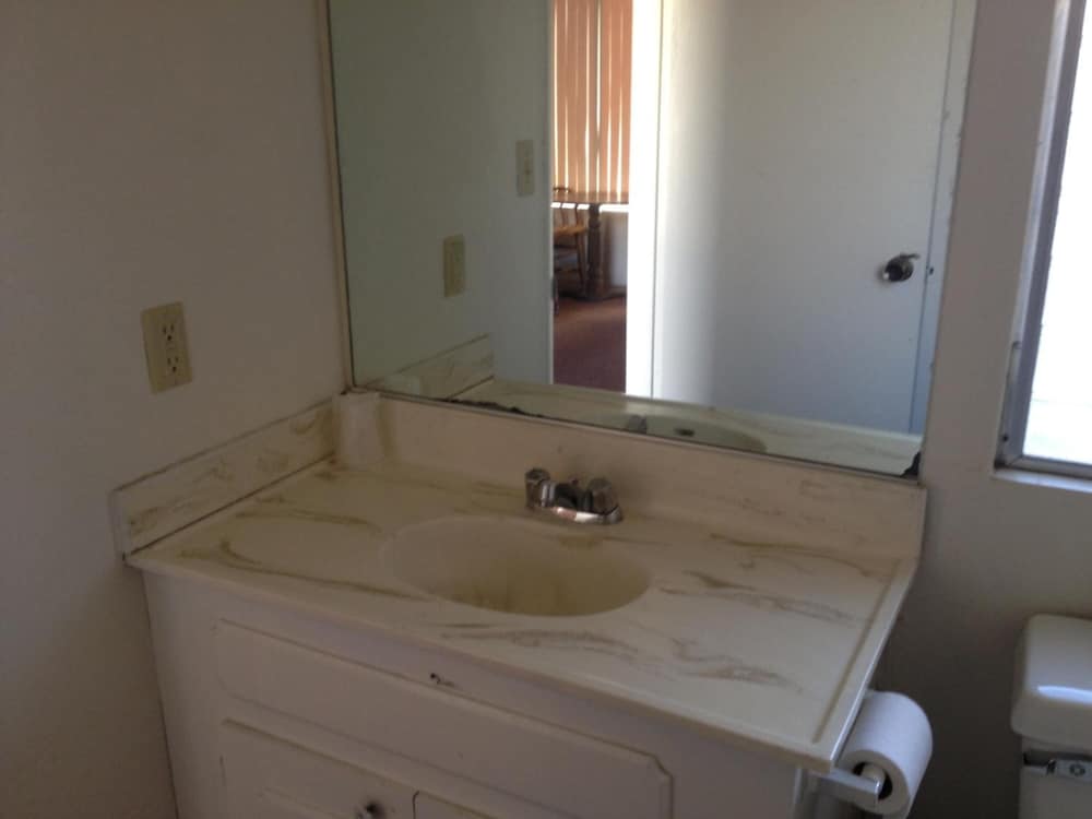 Golden Hills Motel - photo 14