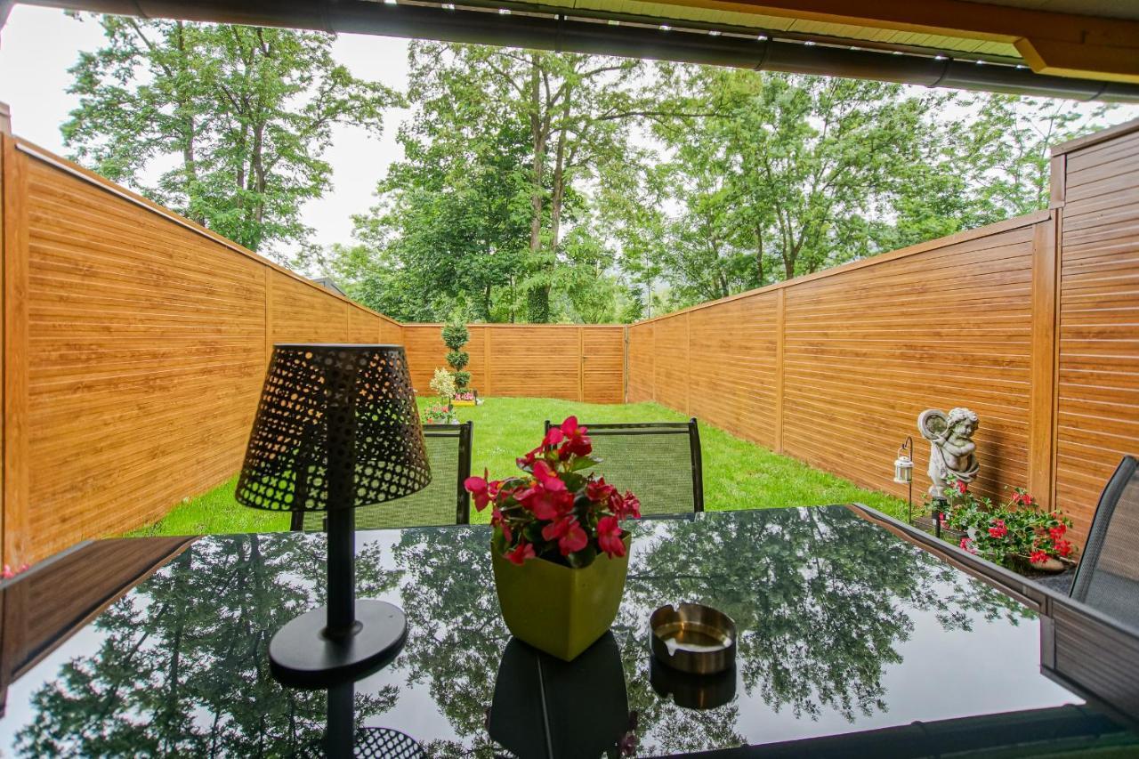 AusZeit Steiraland 5 mit überdachter Terrasse privaten Garten und Parkplatz — 4-Star Luxury Hotel in Judendorf, Austria
