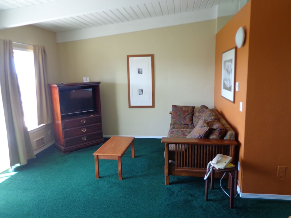 Ocean Shores Inn & Suites - photo 27
