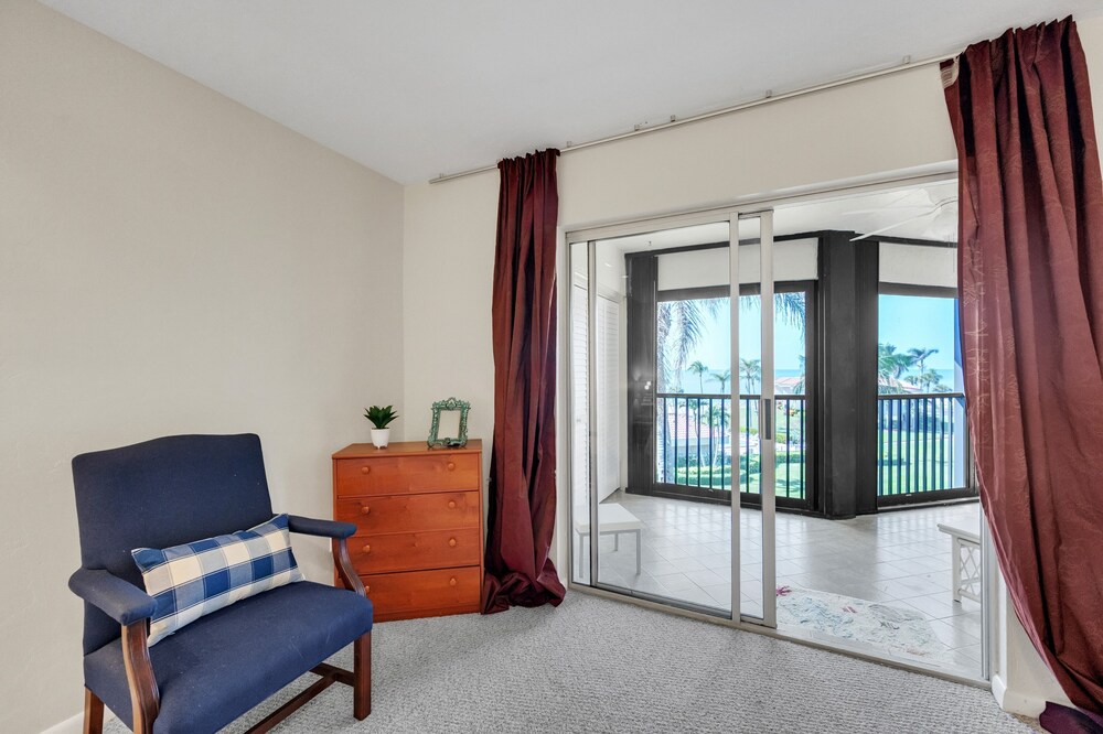 Gulf view Condo With Resort style Amenities 2 Bedroom Condo - photo 20