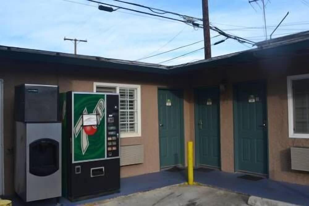 Searle Motel - photo 13