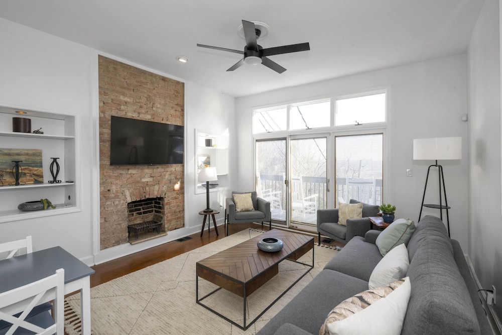 Maryland’s Incline Dist. By Blackhouse in Cincinnati, United States