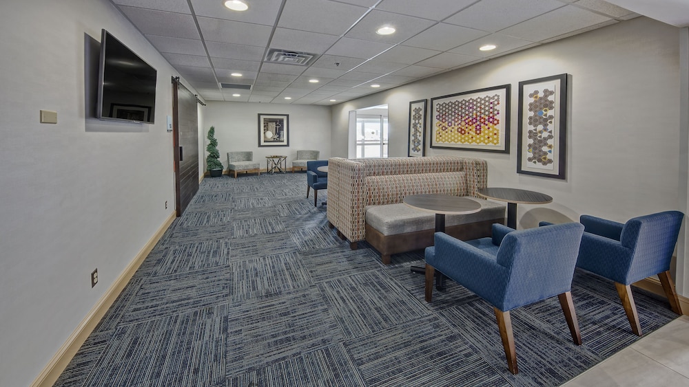 Holiday Inn Express & Suites London by IHG - photo 43
