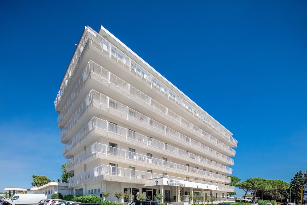 Hotel San Giorgio — 4-Star Luxury Hotel in Caorle, Italy