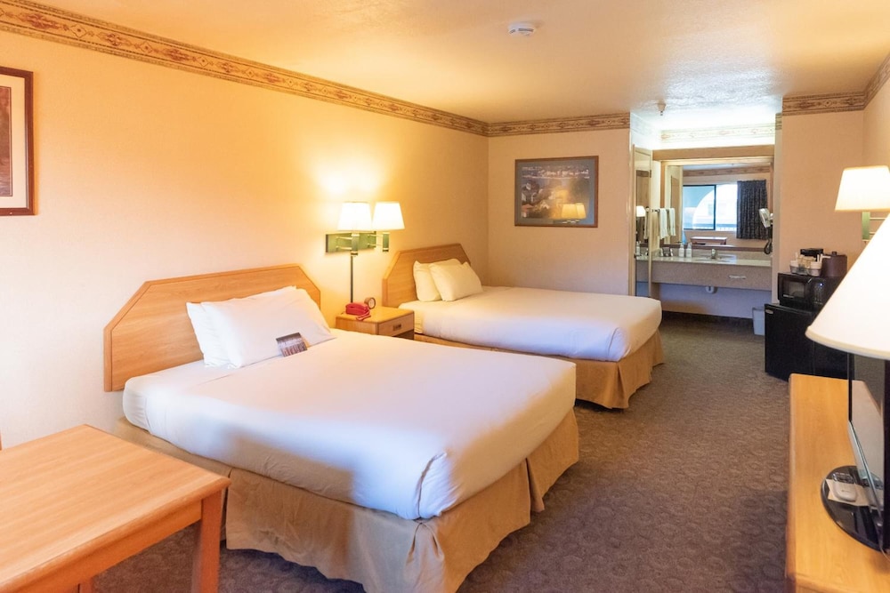 The Redwood Riverwalk A Boutique Hotel - photo 14