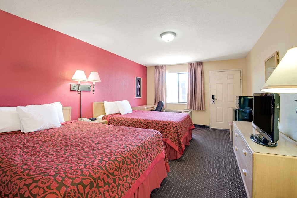 Days Inn by Wyndham East Albuquerque - photo 13