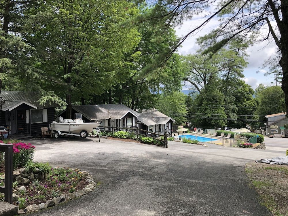 The Lake George Bear's Den - photo 8