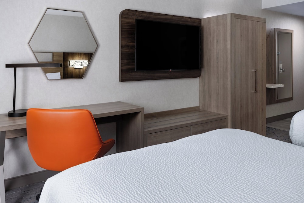 Holiday Inn Express Hotel & Suites Brattleboro by IHG - photo 20