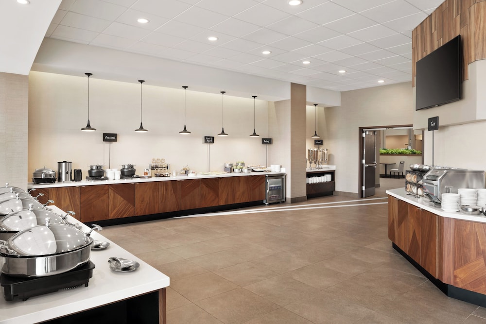 Embassy Suites by Hilton Cincinnati RiverCenter - photo 48