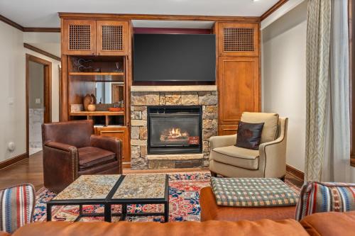 The Ritz Carlton Club Two Bedroom Residence Float 1 Ski in & Ski out Resort in Aspen Highlands — 4-Star Luxury Hotel in Aspen, United States